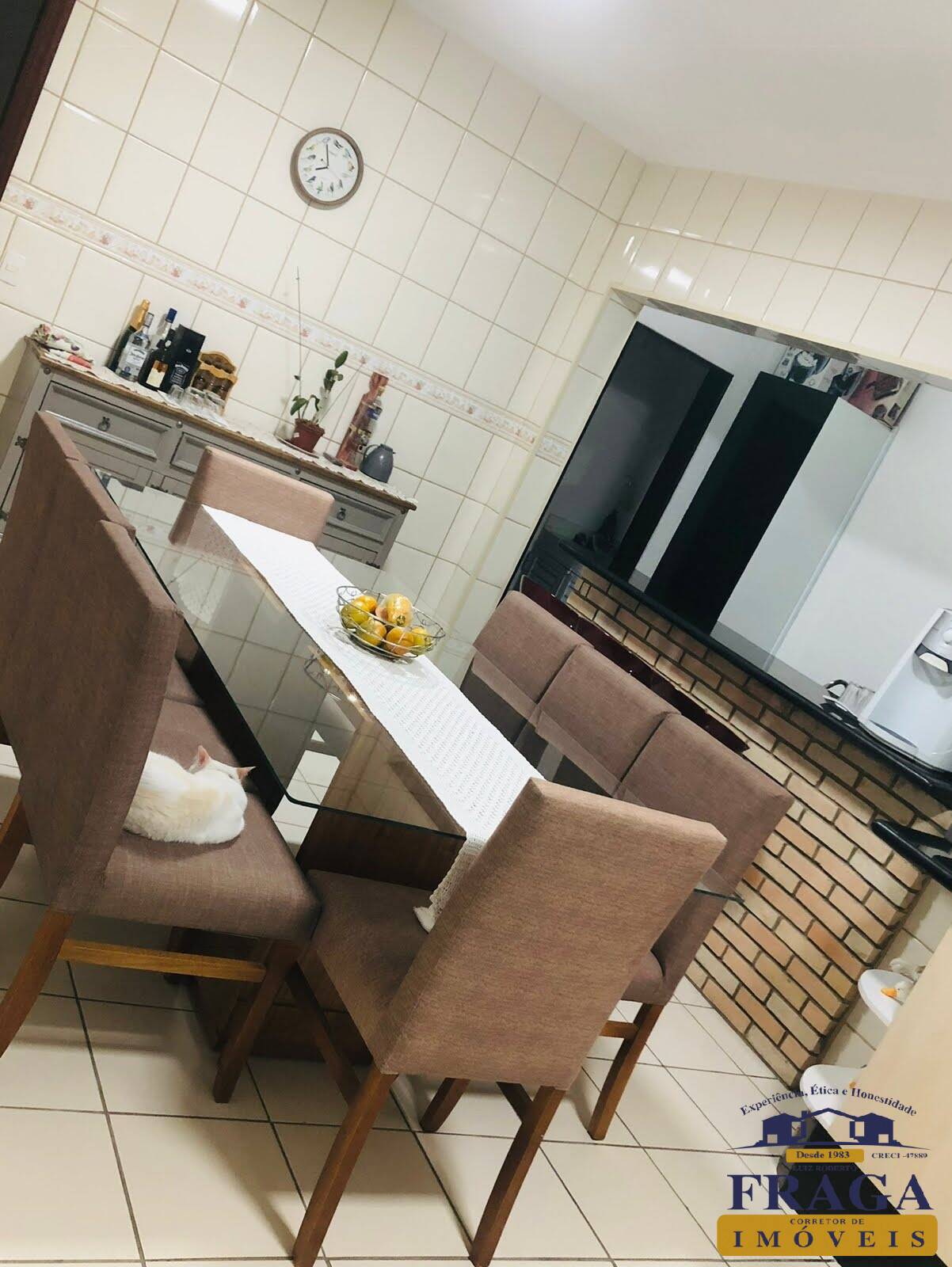 Casa, 3 quartos, 240 m² - Foto 8